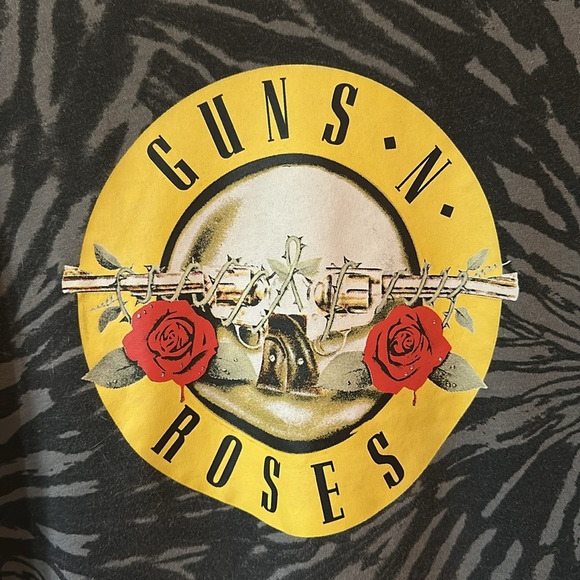 GUNA N' ROSES | Black and Yellow Women's Short Sleeve Cropped Tee - Picture 2 of 7